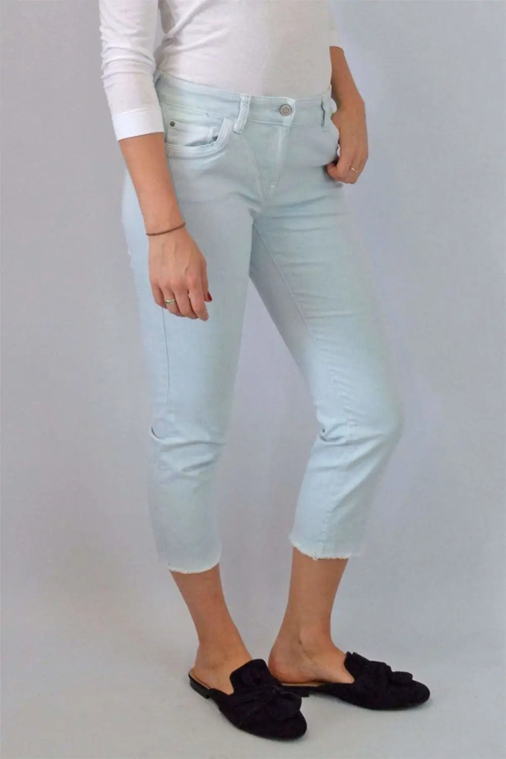 Secret Label Raw Edge Crop Jeans